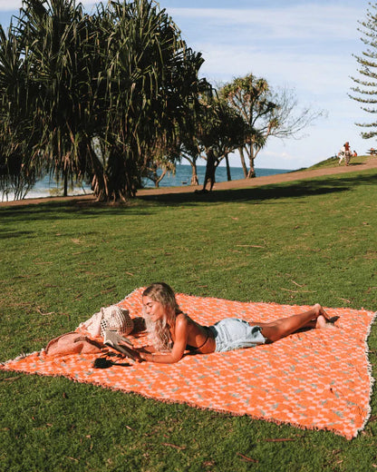 Checker Strawberry - PARTY BLANKET™