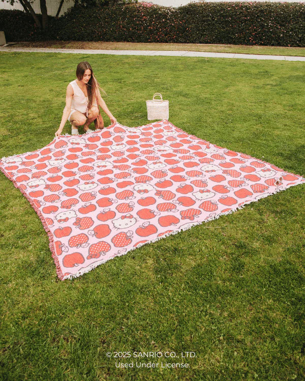 Hello Kitty® Apple - PARTY BLANKET™