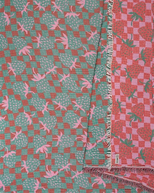 Checker Strawberry - PARTY BLANKET™