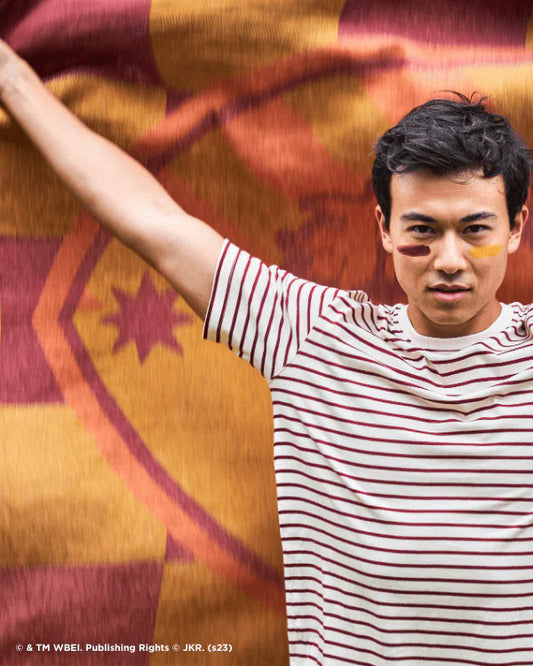 Gryffindor™ Crest Blanket